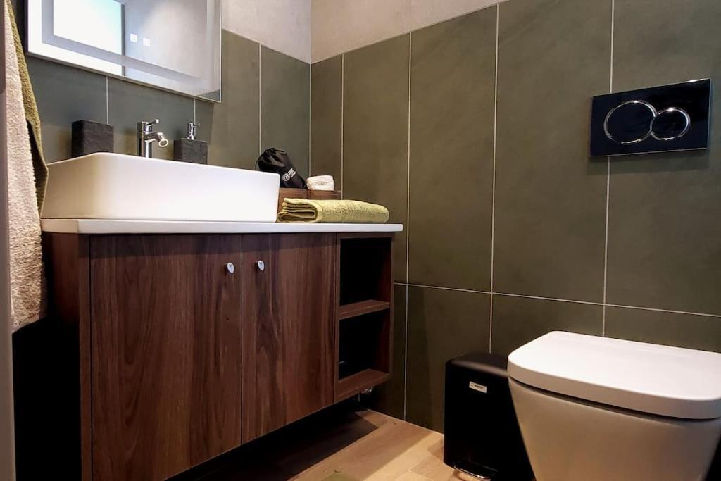 Acropolis Apartment Атина Екстериор снимка